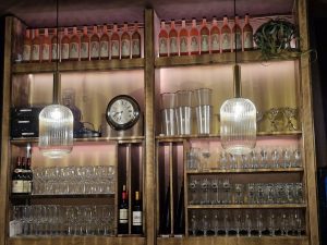 Bar-cafe-trier-flaschen-gemütlich-romantisch